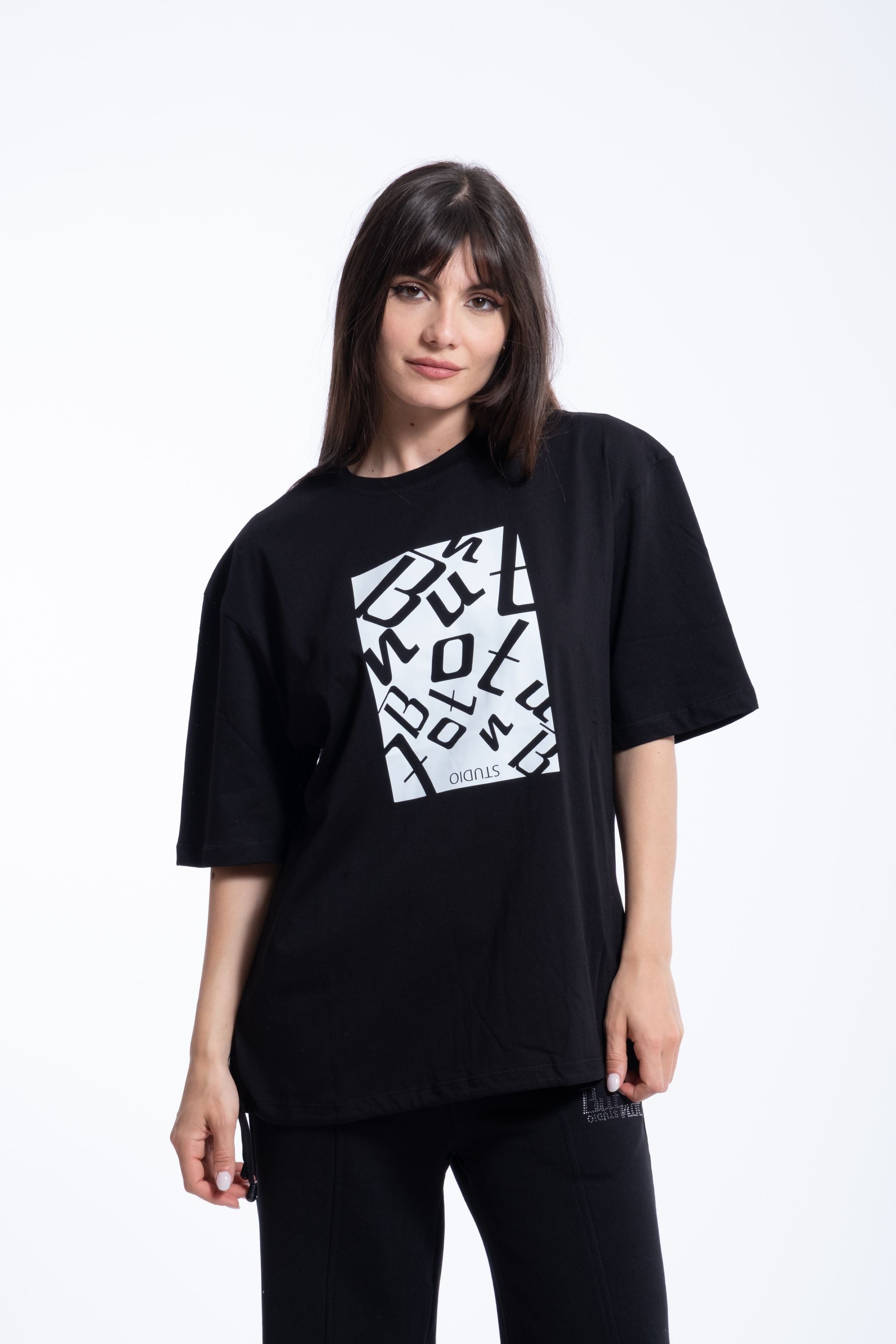 T-SHIRT BUT NOT STUDIO