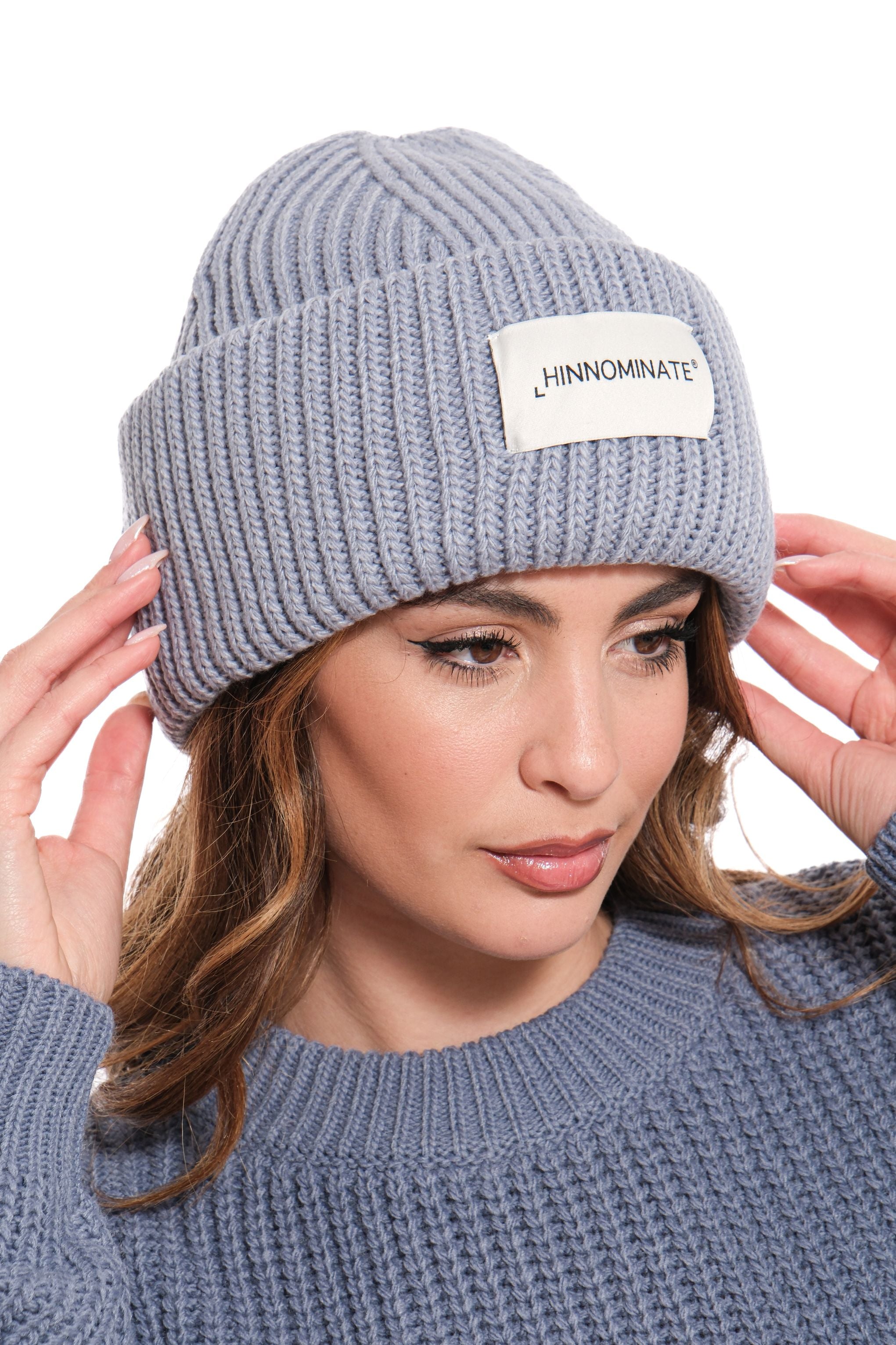 HINNOMINATE KNIT HAT
