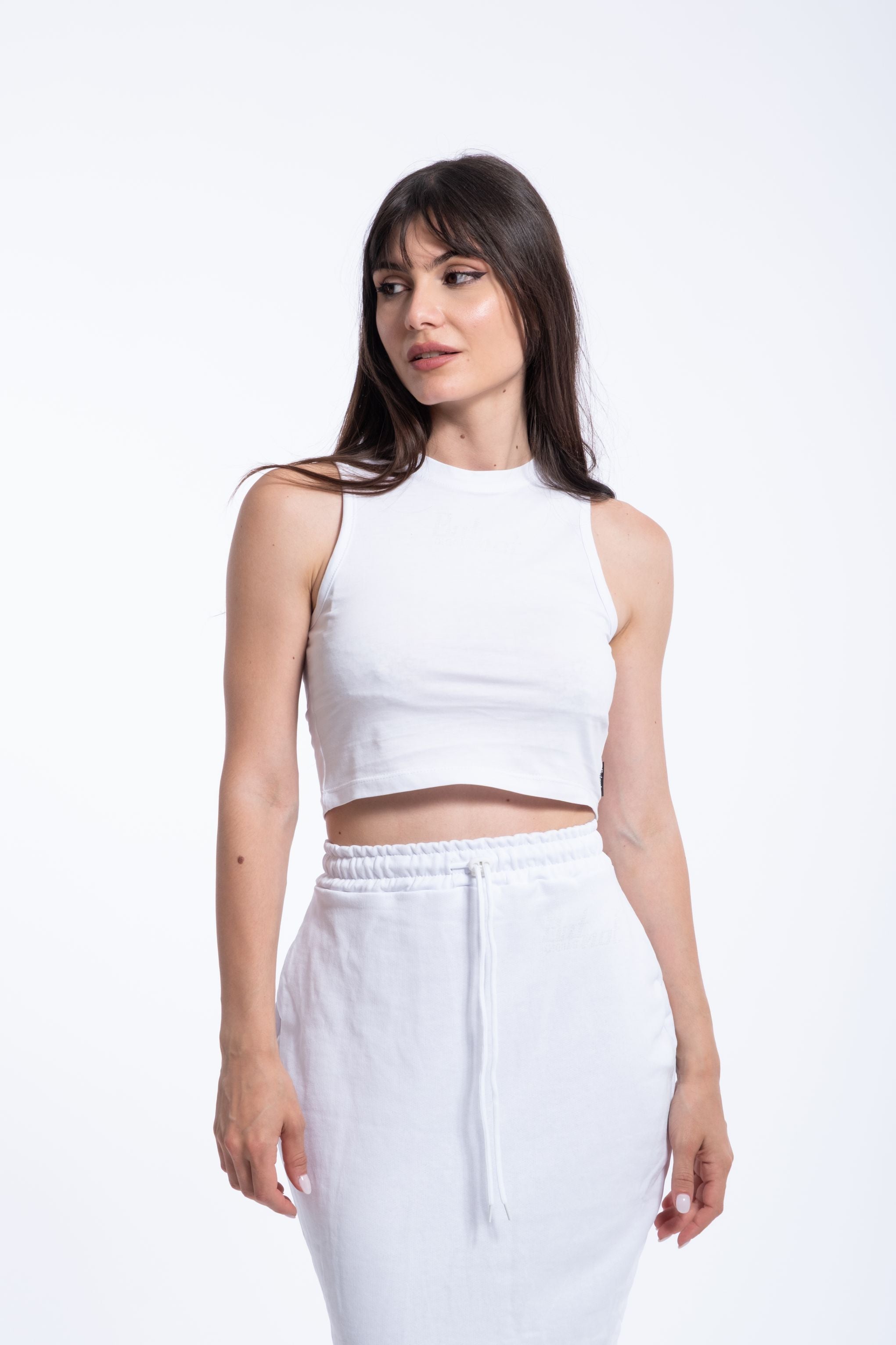 TOP CROP BUT NOT STUDIO