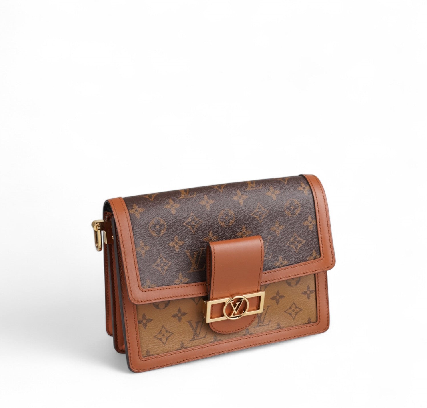 Dauphine_MM_Tela_Monogram_Reverse_Louis_Vuitton_2_72eacb14-9071-4177-a9b2-66ed2ba93ed2.jpg